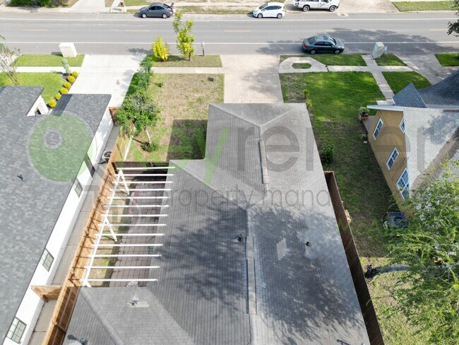 Building Photo - 415 N 17th St