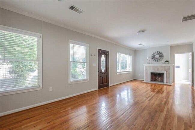 Building Photo - 507 Boulevard NE