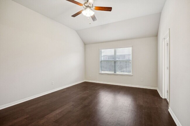 Building Photo - 2317 Houston Dr