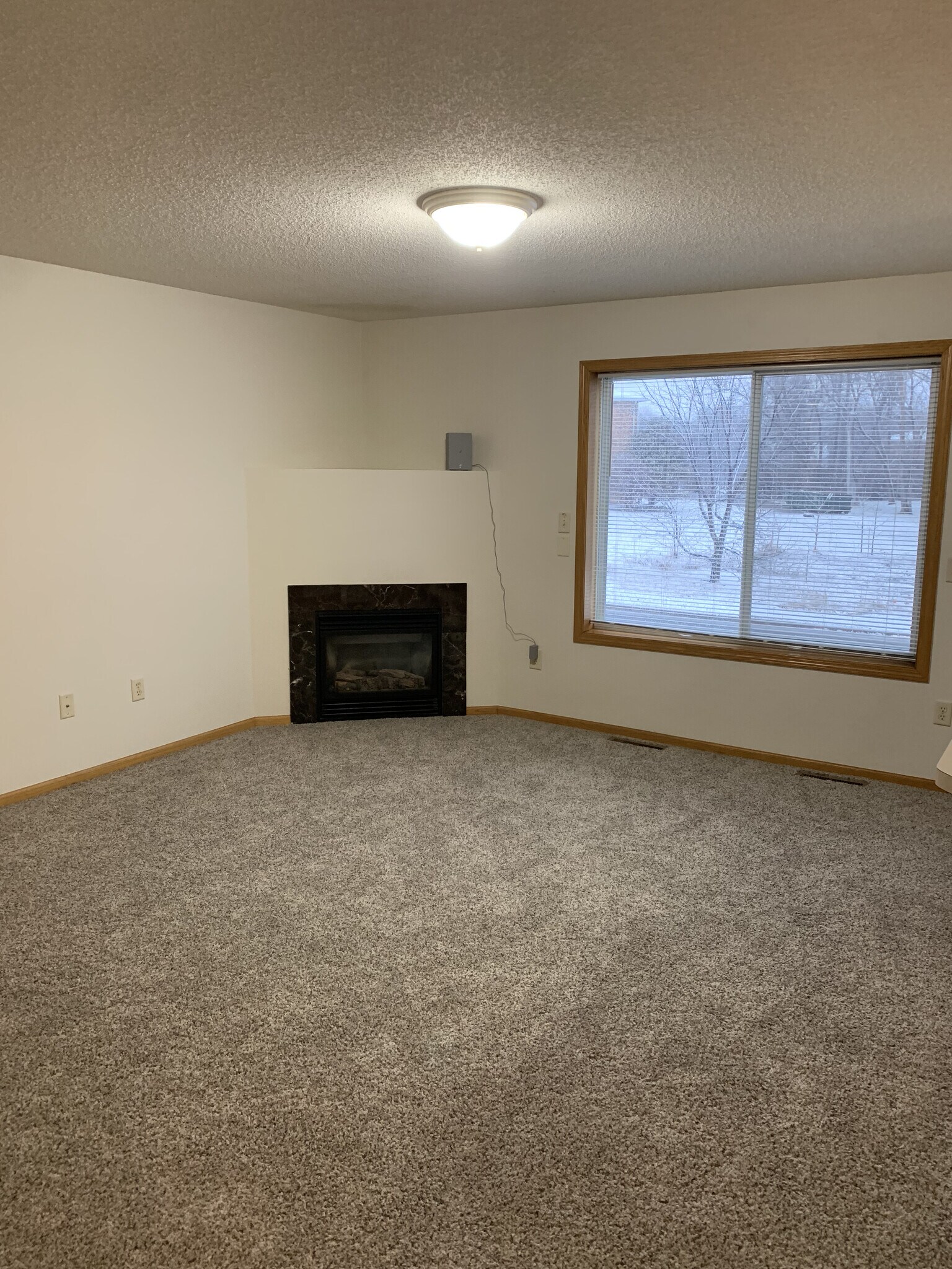 Building Photo - 5293 Manchester Dr