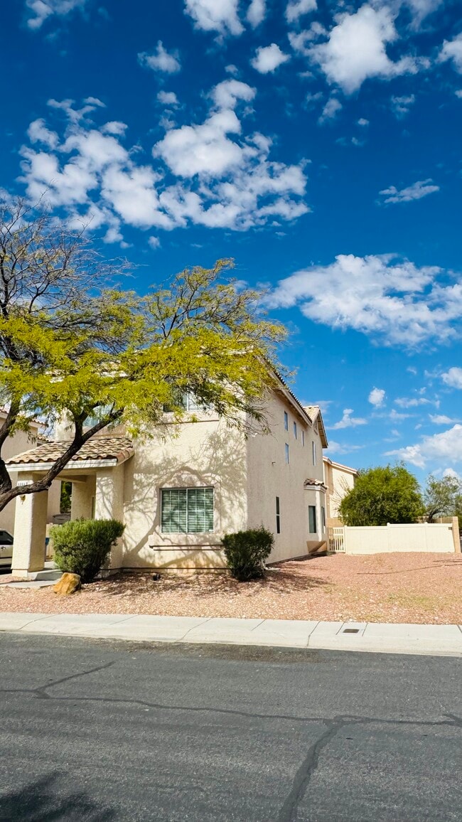 Building Photo - 8894 Houston Ridge Ave