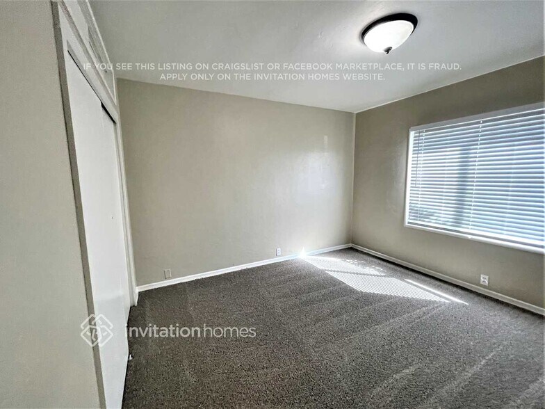 Building Photo - 215 Roney Ave