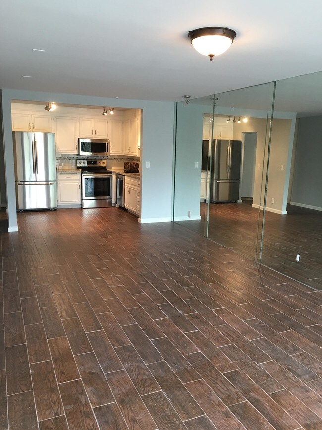 Building Photo - 500 Cagney Ln