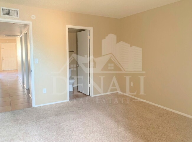 Building Photo - 2804 N 43rd Ave