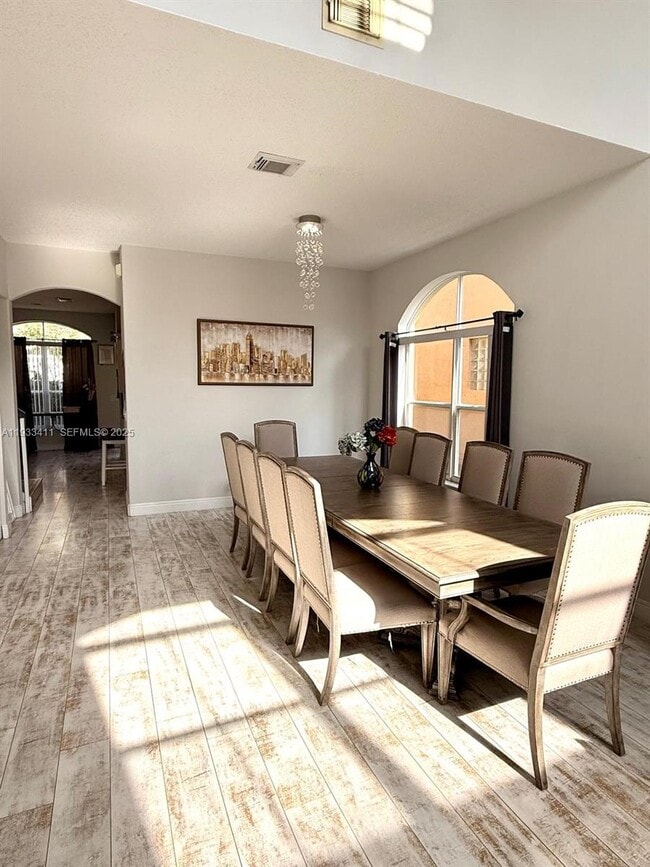 Building Photo - 3729 SW 51st St