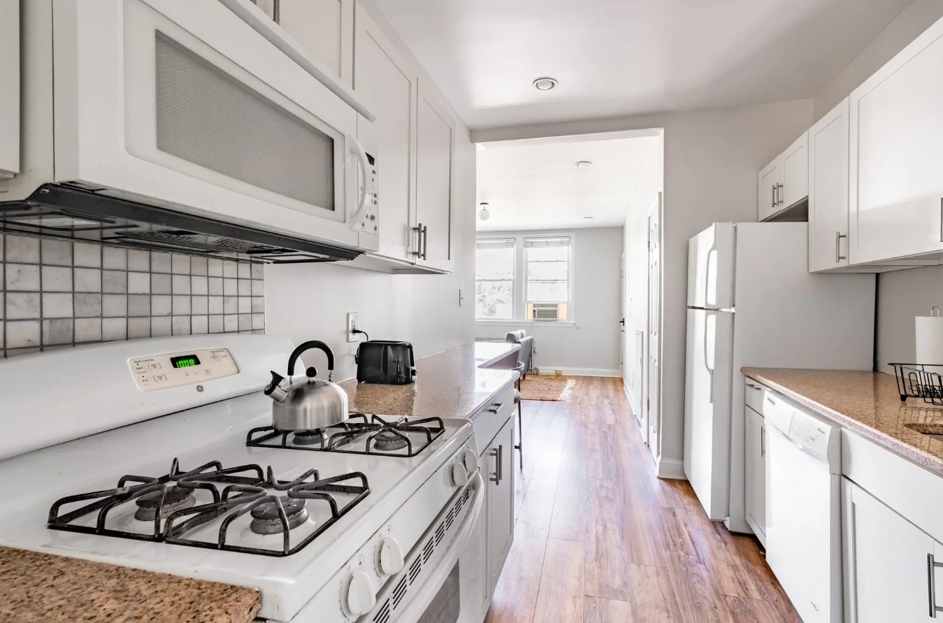 Unit 2 Kitchen - 1613 F St NE