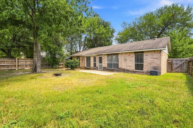 Building Photo - 7623 Kite Hill Dr