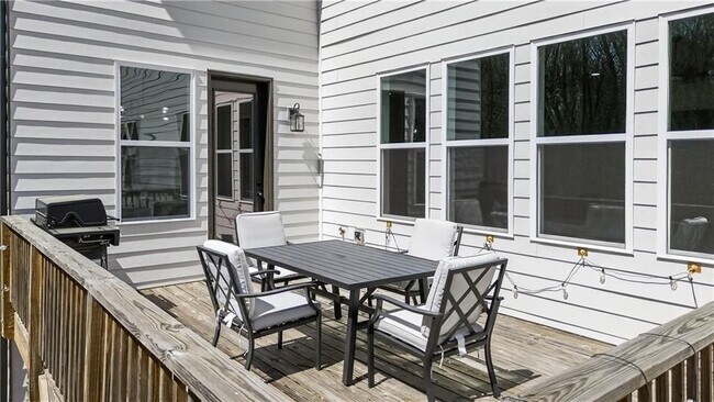 Building Photo - 512 Cedar Crest Cir