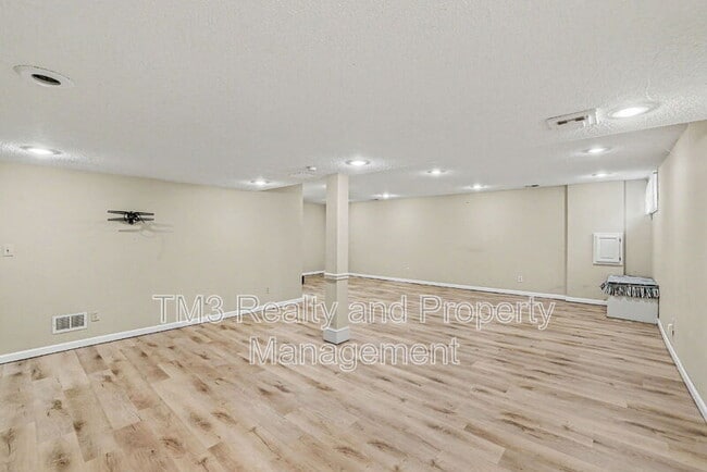 Building Photo - 10313 W 131st St