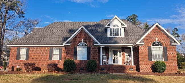 Building Photo - 215 Buck Run Dr