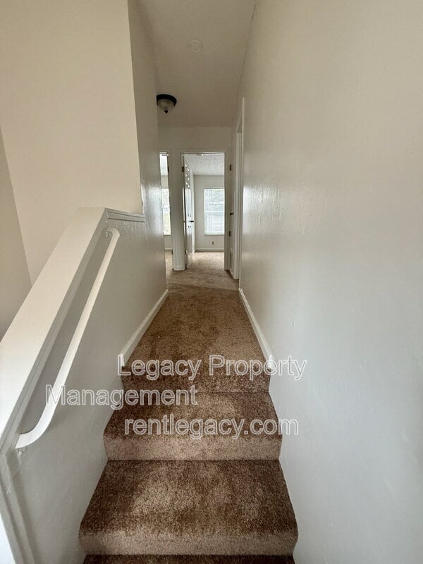 Building Photo - 1427 Bel Air Dr