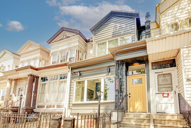Building Photo - 5709 Baltimore Ave