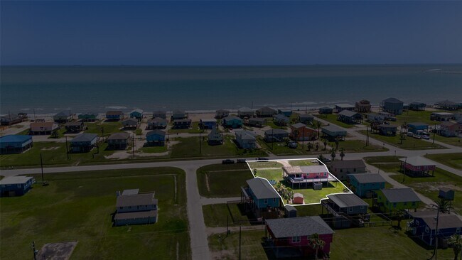 Building Photo - 610 Surf Dr