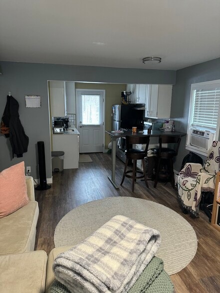 Building Photo - 3325 Stevens St