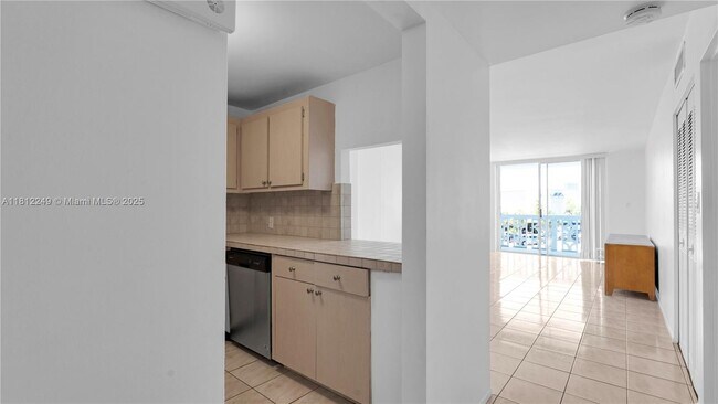 Building Photo - 13155 Ixora Ct