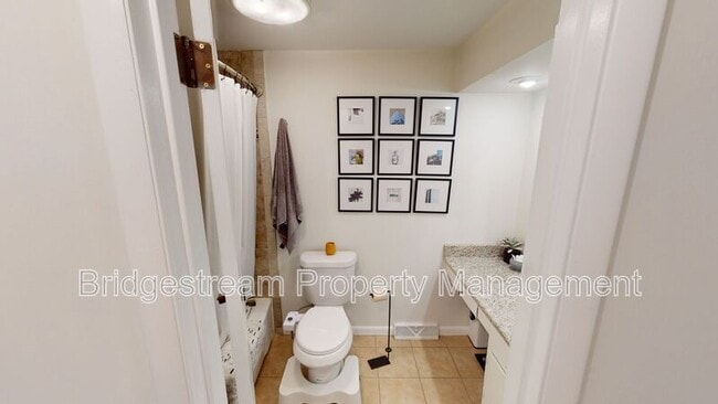 Building Photo - 2125 Belloak Dr