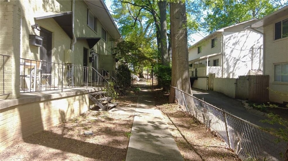 Building Photo - 411 Tenth Street, 7