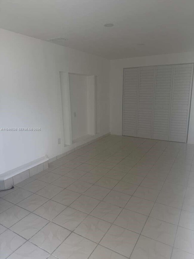 Building Photo - 6561 SW 18th St