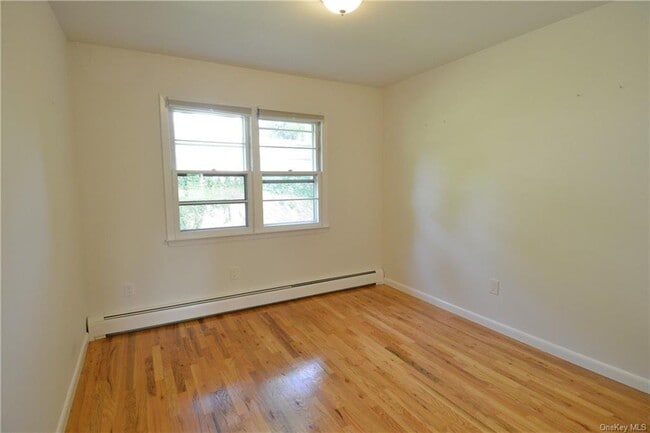 Building Photo - 190 Midland Ave