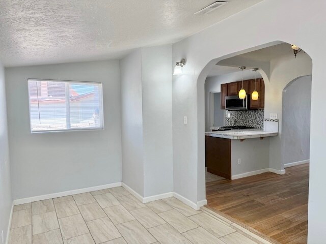 Building Photo - 317 Morningside Dr SE