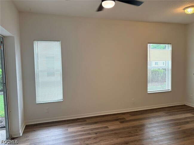 Building Photo - 8079 Pacific Beach Dr