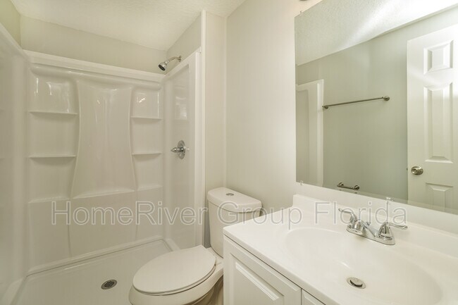 Building Photo - 6646 Lenoir Dr