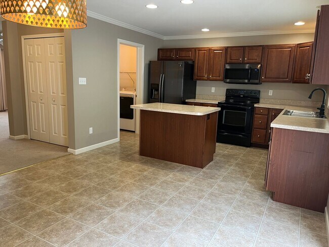 Building Photo - Beautiful 3-Bedroom Home in Penn Manor Sch...