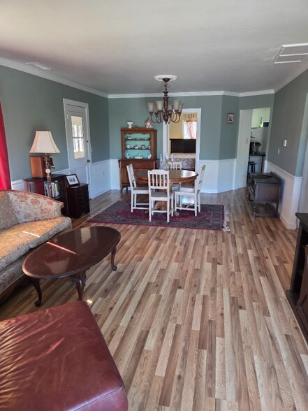 Building Photo - 115 8th St