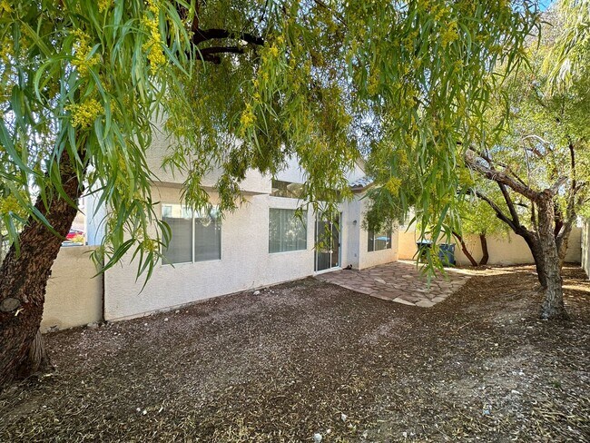 Building Photo - RHODES RANCH