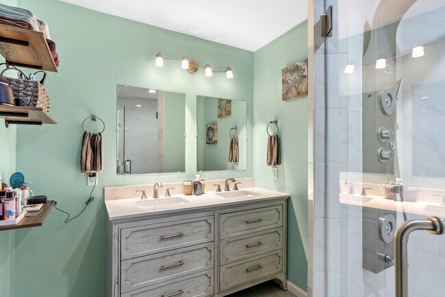 Building Photo - 2442 Duncan Dr