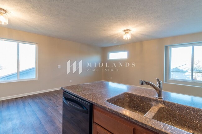 Building Photo - New Construction Duplex in Elkhorn!