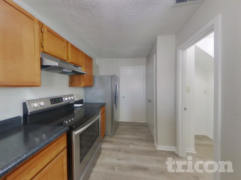 Building Photo - 473 Overland Dr