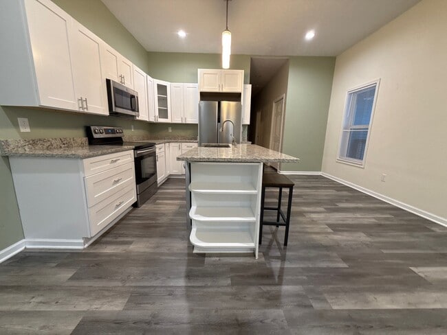 Building Photo - 440 Terrace Ave