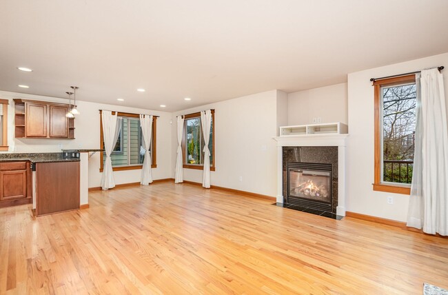 Building Photo - 3Bd/2Ba Seattle Townhouse