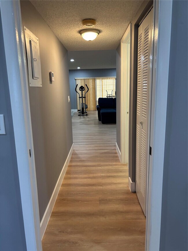 Building Photo - 14748 Canalview Dr