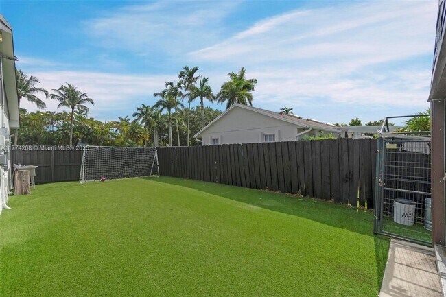 Building Photo - 8840 SW 181st Terrace