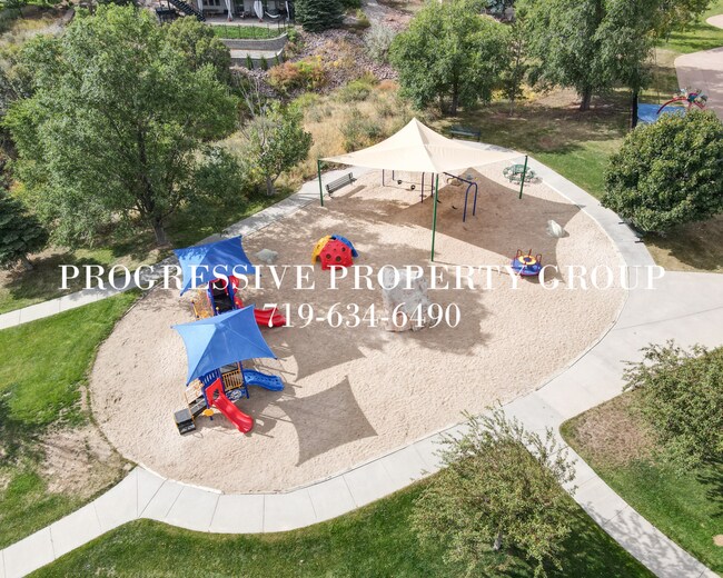 Building Photo - 1120 Hill Cir