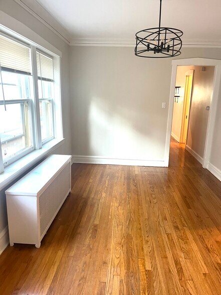 Building Photo - 1115 S Oak Park Ave