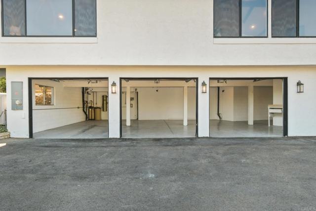 Building Photo - 1051 Via Rancho Pkwy