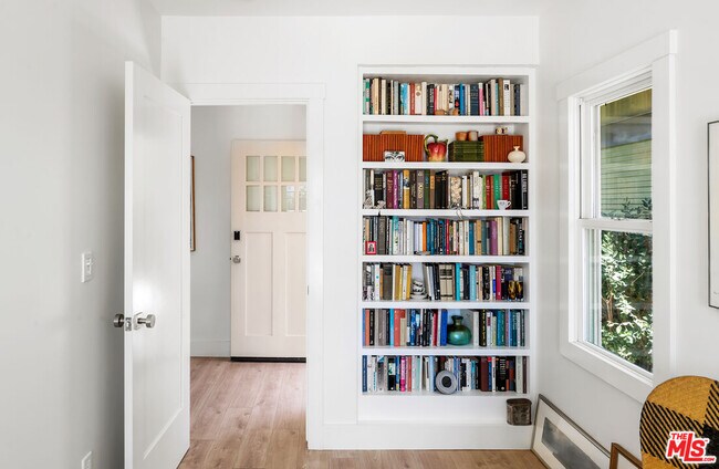 Building Photo - 2817 3rd St