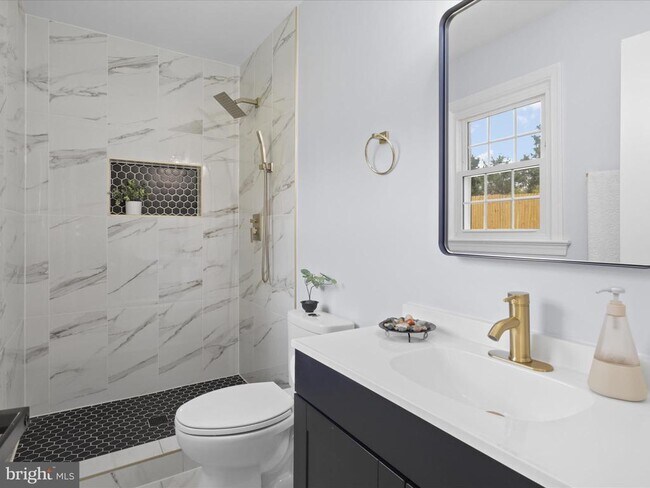 Building Photo - 3416 Sunny View Dr