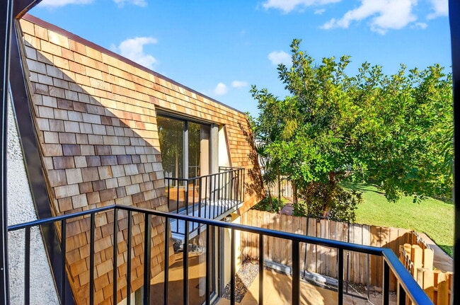 Building Photo - 198 Lake Arbor Dr