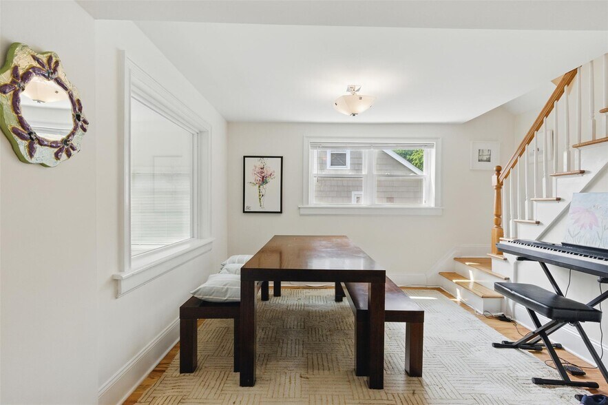 Building Photo - 24 Annadale St