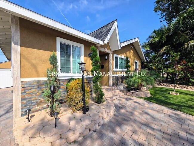 Building Photo - 4449 Shadeway Rd