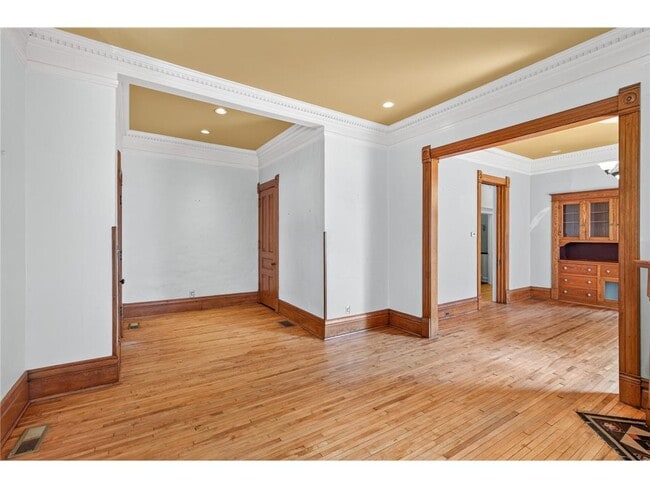 Building Photo - 2735 Emerson Ave S