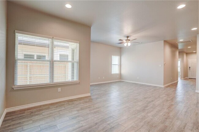 Building Photo - 381 County Rd 306