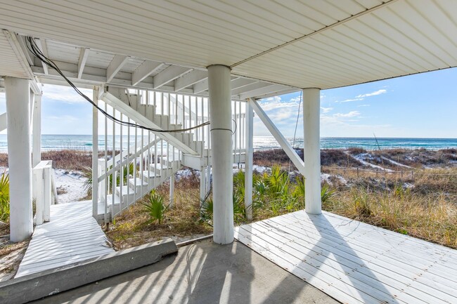 Building Photo - Newly Renovated Beach Front Four Bedroom Home