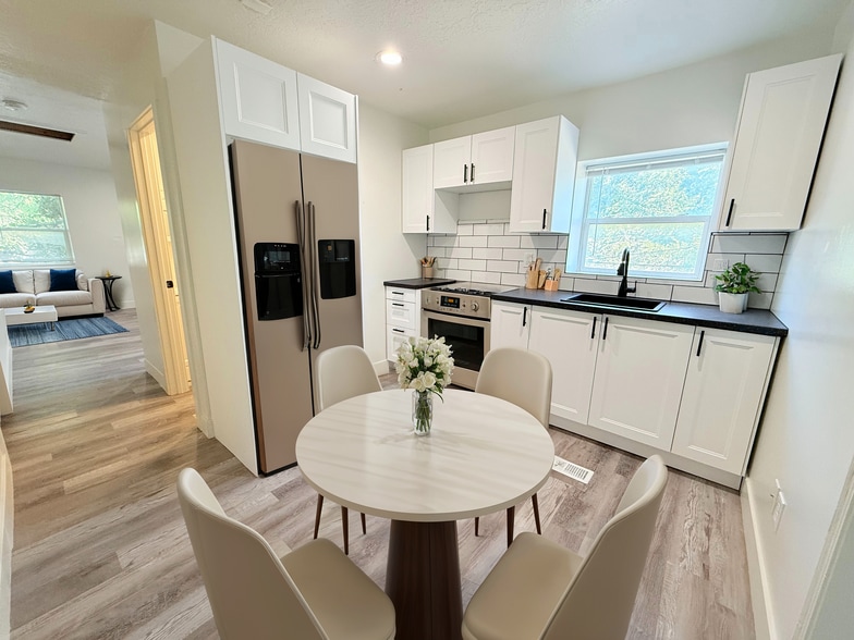 Building Photo - 3167 S 700 E