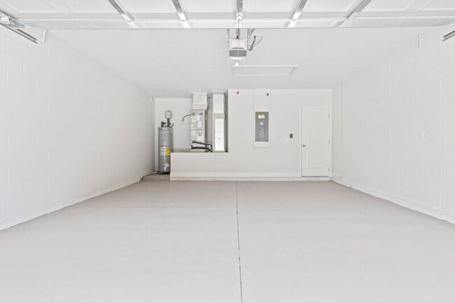 Building Photo - 11 Portia Ln