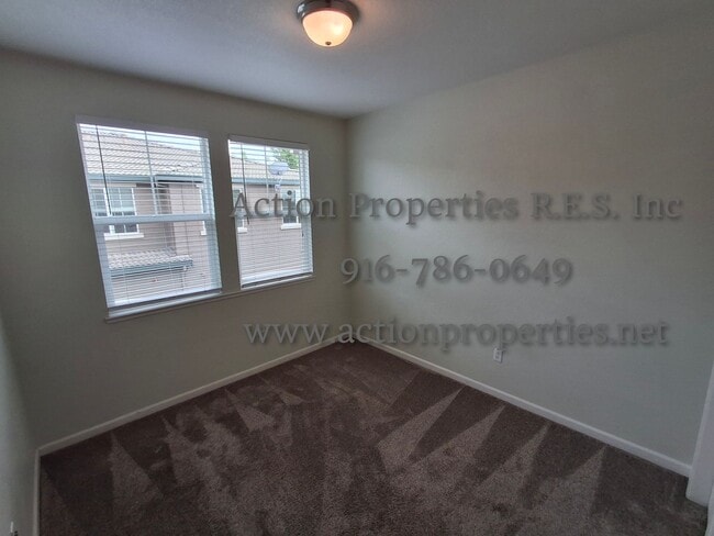 Building Photo - 2308 Las Palomas Loop